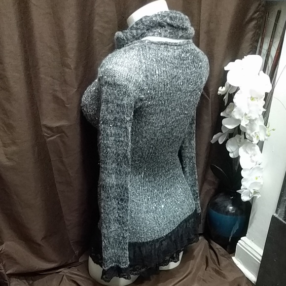 Joyce Leslie sweater and matching infinity scarf - Picture 3 of 5